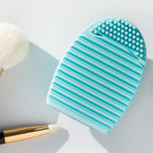 Load image into Gallery viewer, Silicone Brush Cleaning Egg